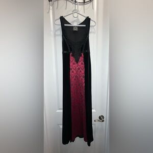 Cykxtees vintage Black Velvet & Red Goth Renaissance Dress